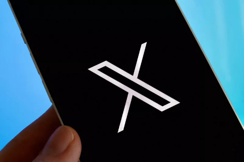 ¿Quién es "Dato Protegido", la persona a la que piden disculpas públicas en X?