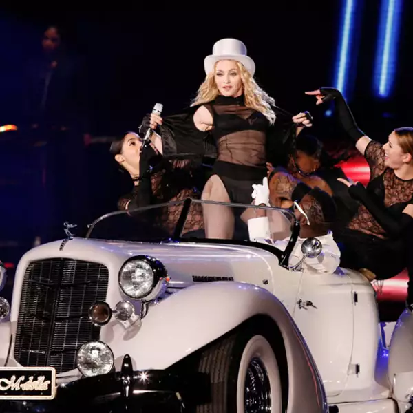 Madonna-Sticky-and-sweet