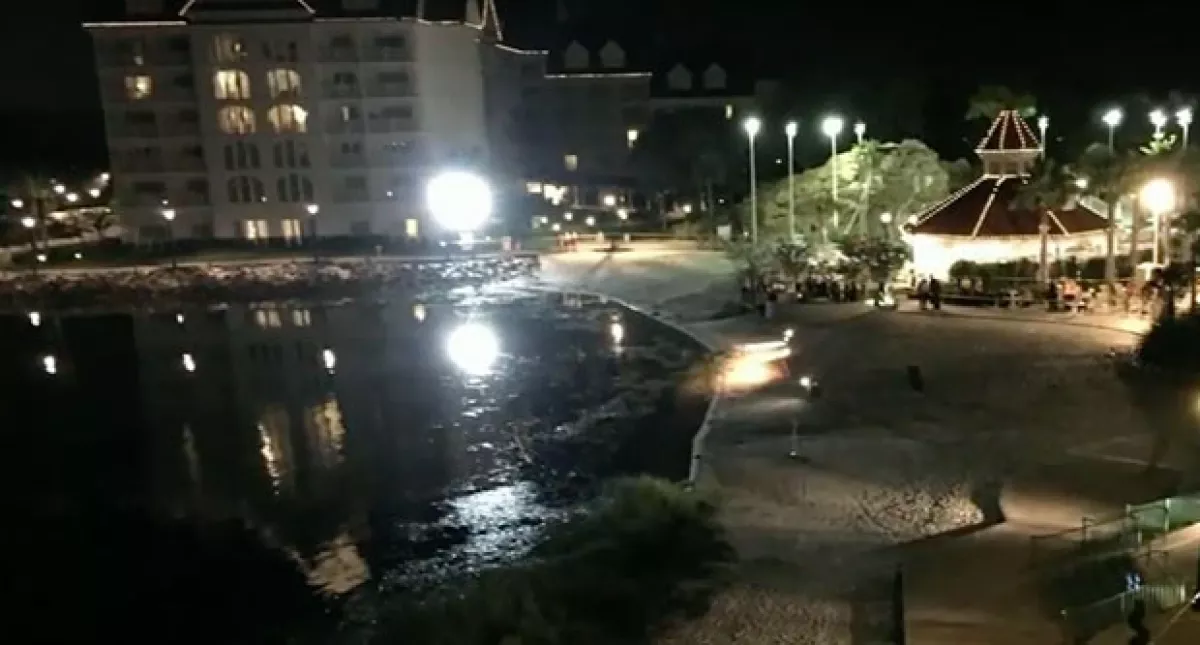 Las labores de rescate no han cesado en horas.