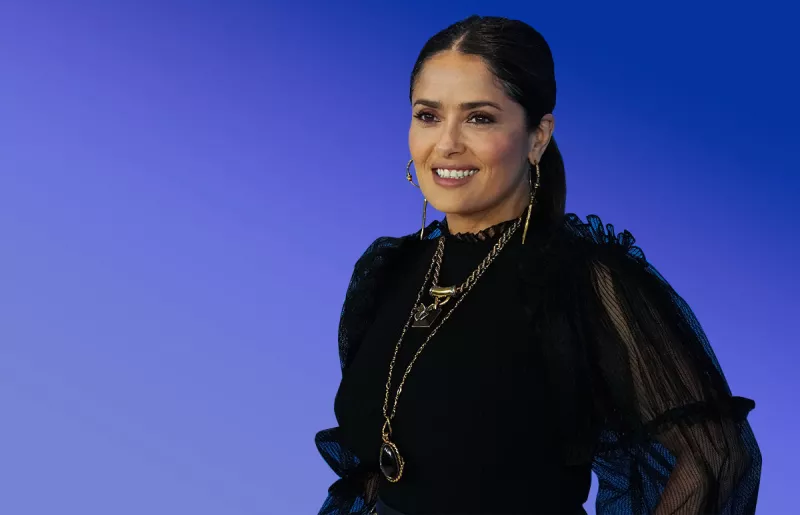 salma-hayek-paro-feminista-8m-9m