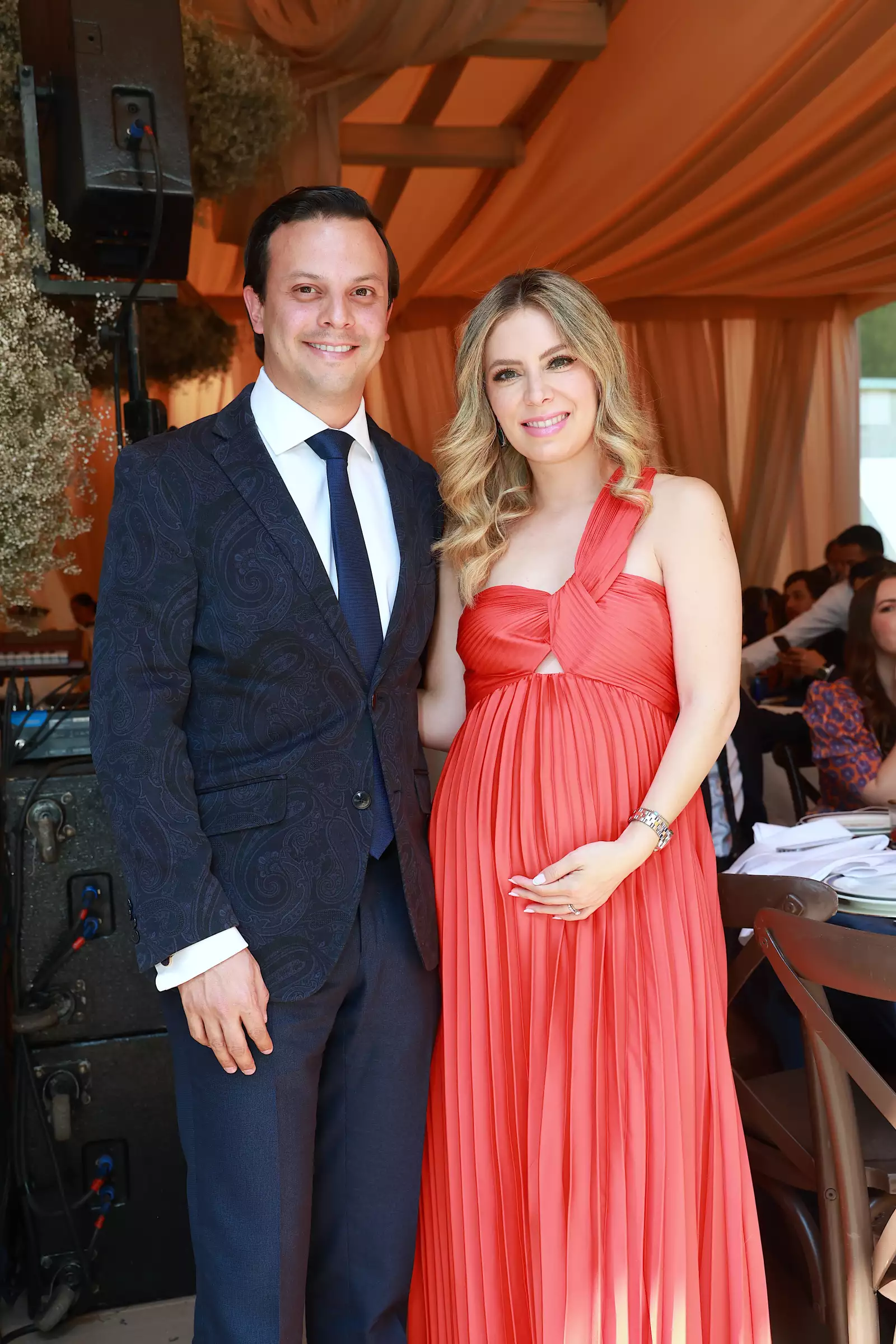 Antonio Zaragoza y Stephany Archuleta 