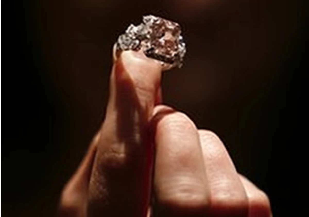 Sotheby’s calculó este lunes que el diamante se venderá entre 27 y 38 millones de dólares. (Foto: AP)
