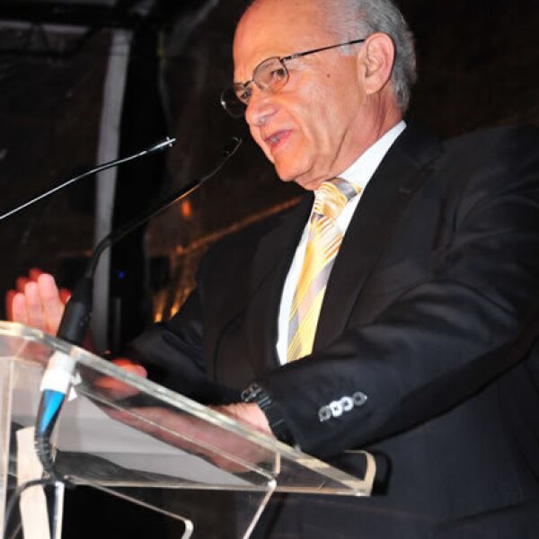 María Isabel Grañen y Alfredo Harp reciben premio Femam 2012