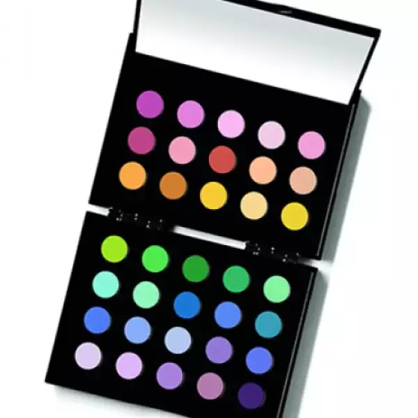 BOBBI BROWN, paleta de sombras y espejo.