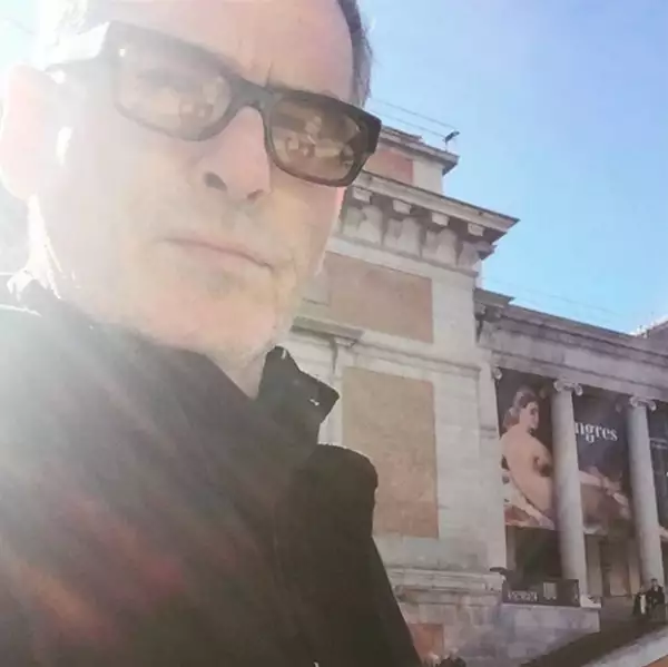 El actor compartió un par de fotografías durante su paseo cultural por Madrid.