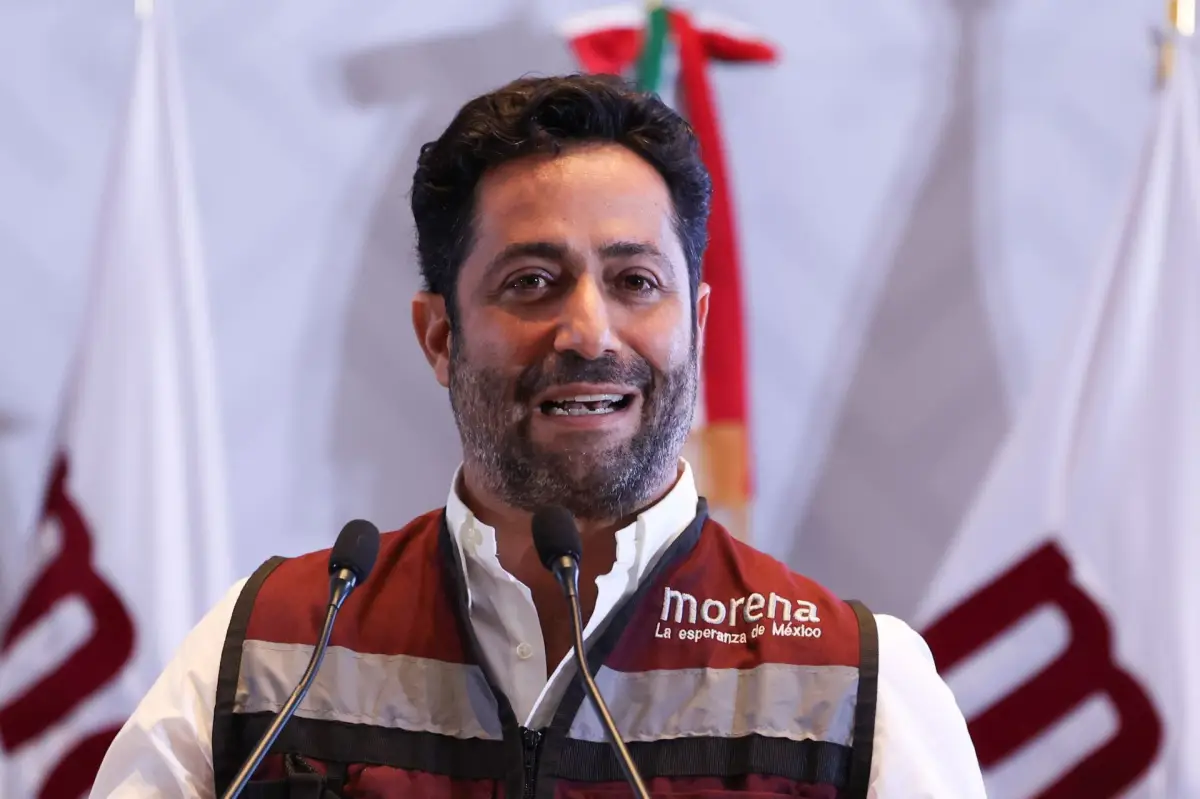 Pablo Gutiérrez Lazarus recibió su constancia como coordinador de la 4T en Campeche. 