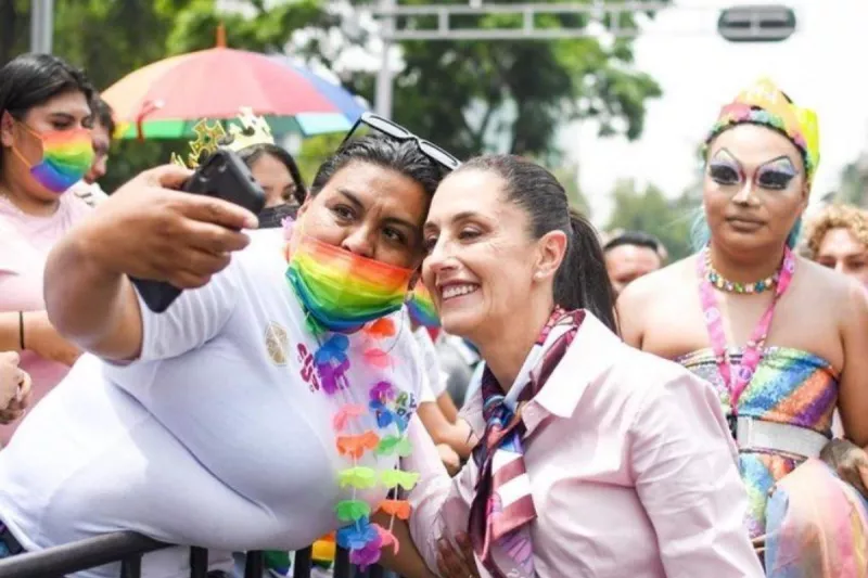 Claudia Sheinbaum en la Marcha del Orgullo