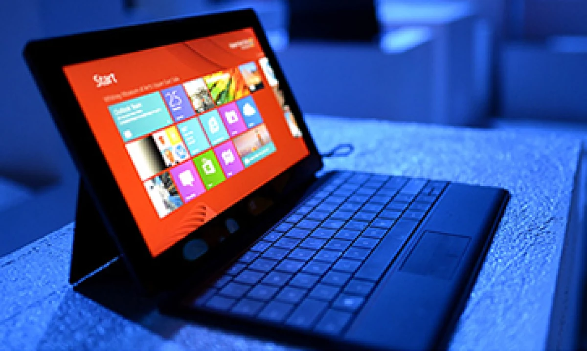 La Surface Pro tiene pocas funciones para considerarse como una ‘laptop’, según analistas. (Foto tomada de cnnmoney.com)
