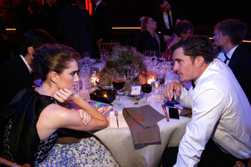 Dentro de la fiesta, Orlando estuvo platicando con Allison.