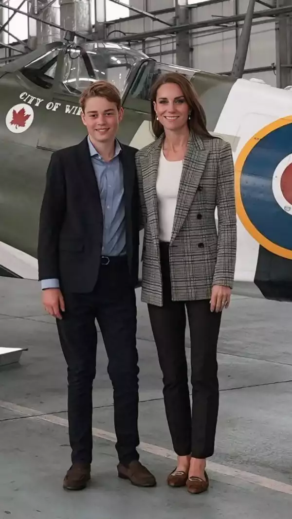 El príncipe George y la princesa Kate Middleton conmemoran el Día de las Fuerzas Armadas