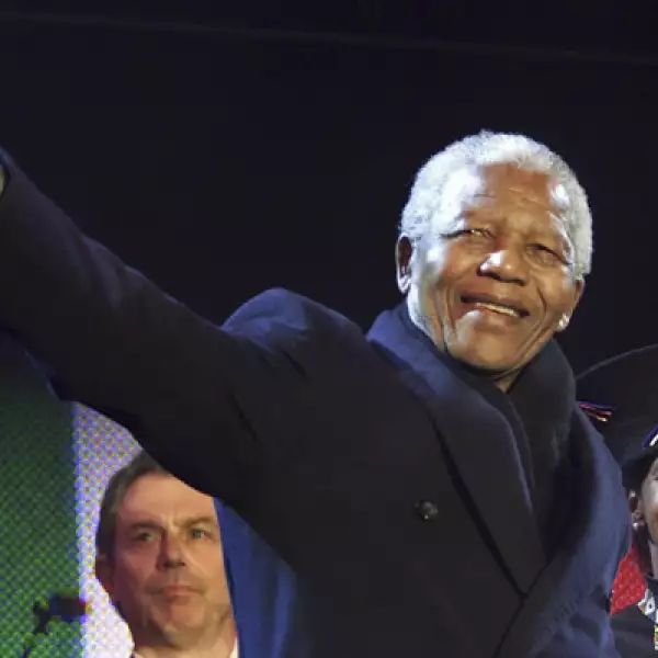 "El tiempo de sanar las heridas ha llegado. El momento de cruzar los abismos que nos dividen ha llegado", pronunció Mandela en su discurso de asunción al convertirse en el primer presidente negro de Sudáfrica en 1994.