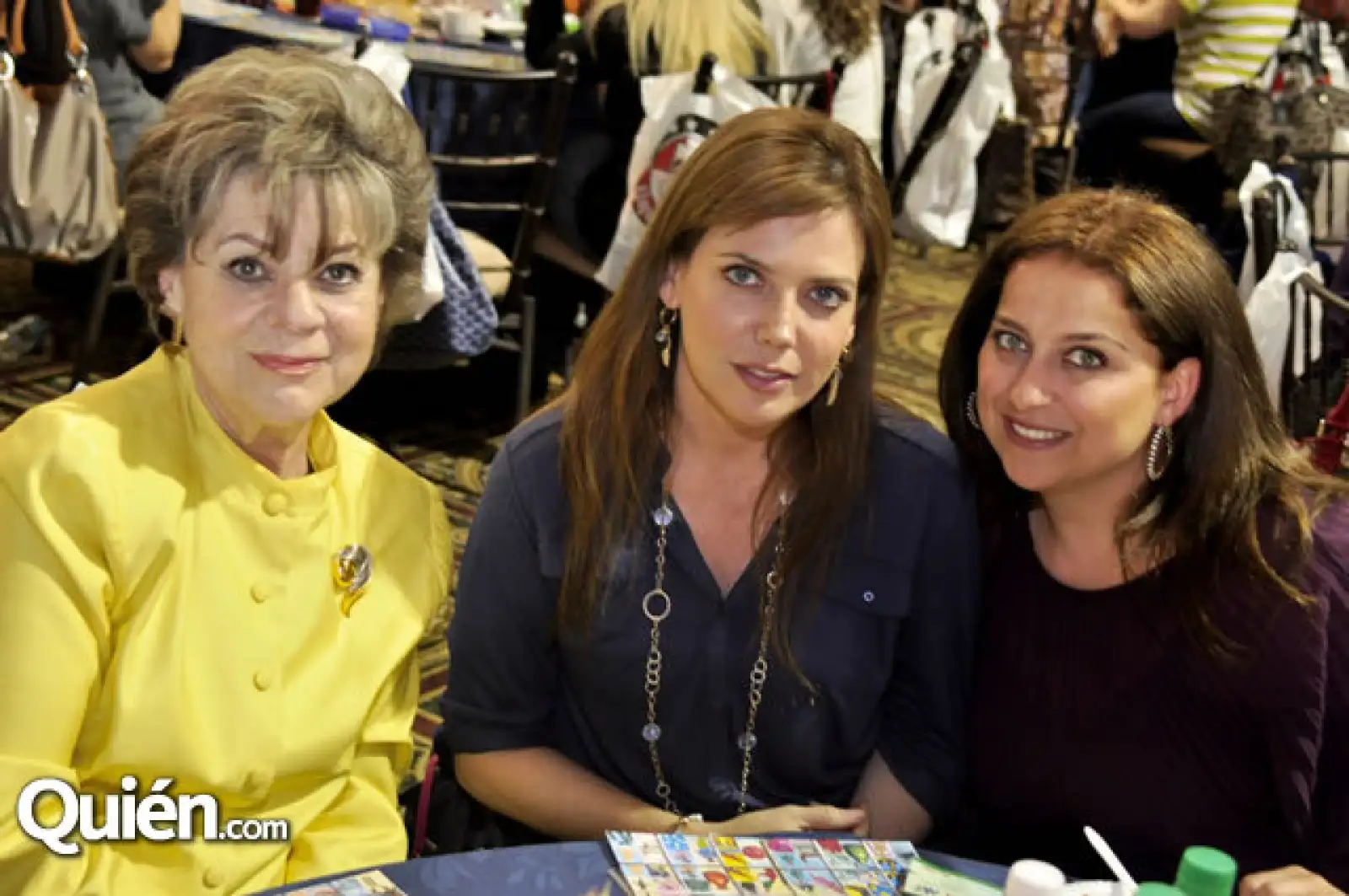 Reyna López, Roberta Sada y Bárbara de Amador