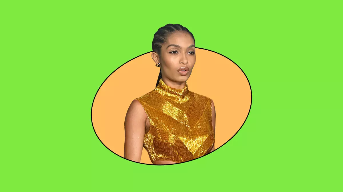 Yara Shahidi apuesta por el look perfecto de campanita para la premiere de Peter Pan.