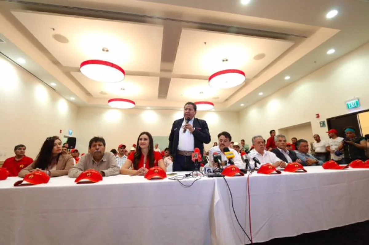 El PT anunció su respaldo a David Monreal para la gubernatura del Estado a pesar de que su candidata continúa en el proceso electoral.