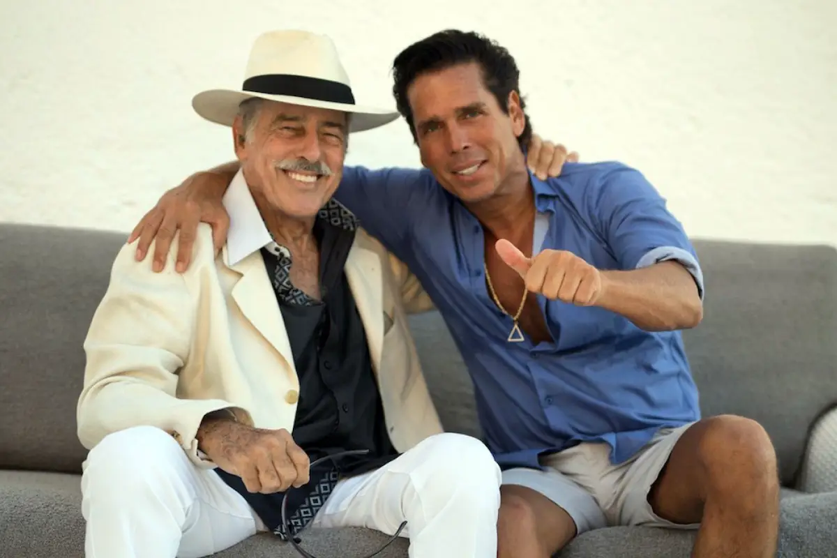 RobertoPalazuelos3.jpg
