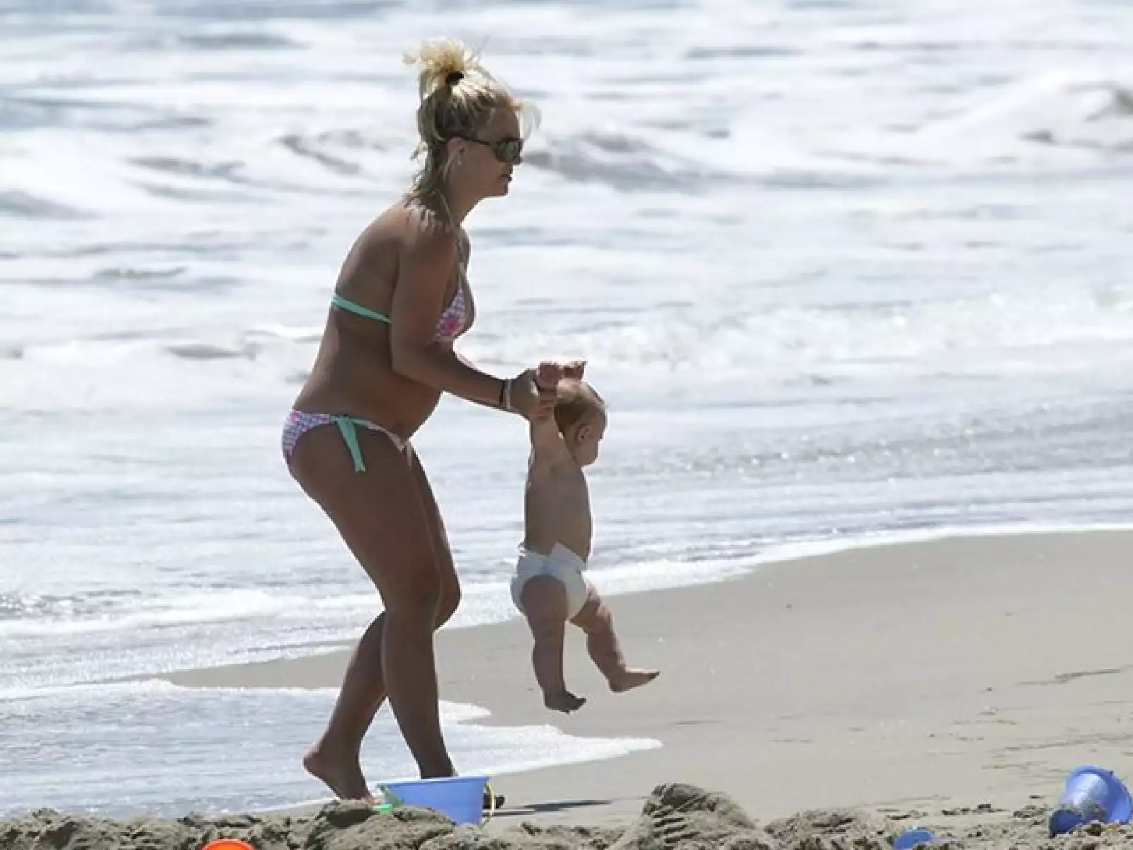 La cantante presumió pancita de embarazo cuando esperaba a su segundo hijo, Jayden James.