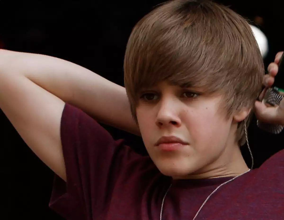 Justin sostiene que es mentira lo del supuesto hijo.