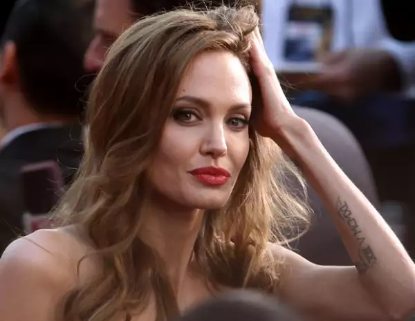 Entre sus conquistas la Sra. Smith le quitó el marido a Jennifer Aniston.