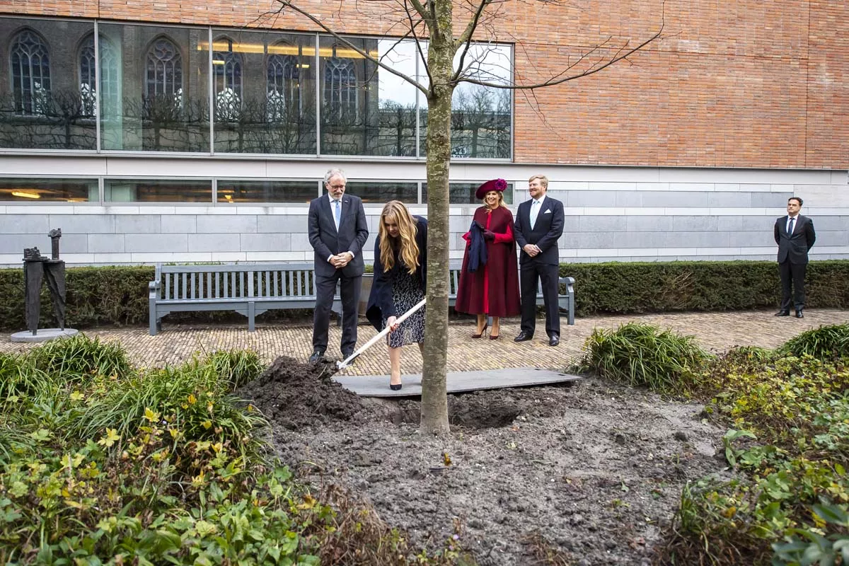 Amalia, Máxima y Guillermo de Holanda