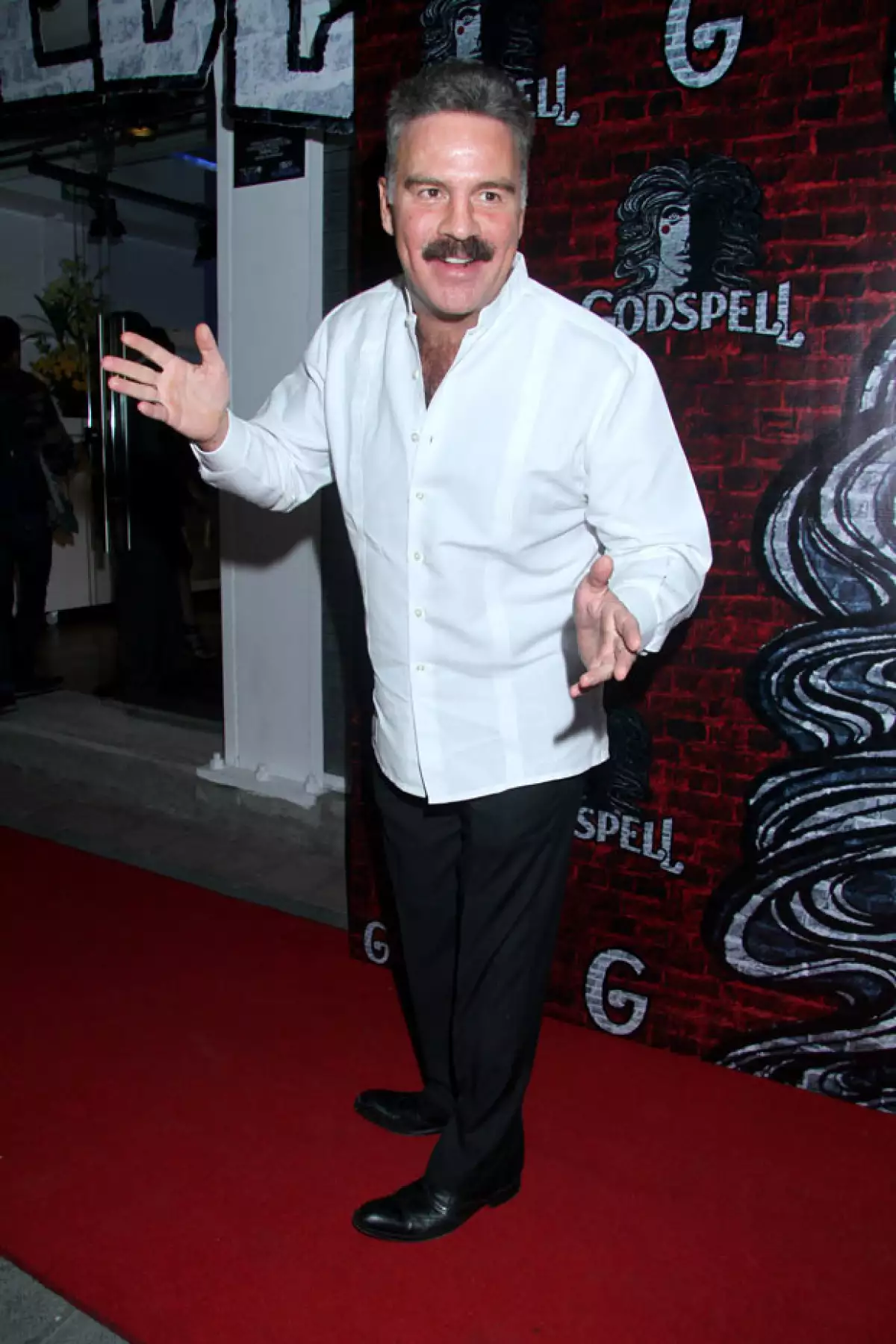 Ari Telch se convierte en trend topic tras polémicas fotos