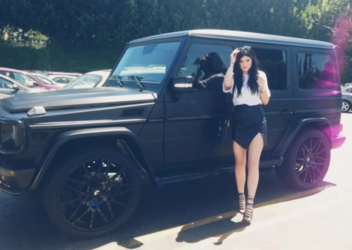 Kylie chocó su camioneta, y aunque no quedó tan dañada, sí afectó a los demás vehículos involucrados en la carambola.
