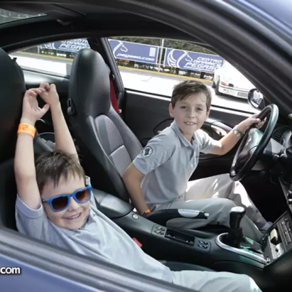 Arturo Terrones,Jorge Terrones