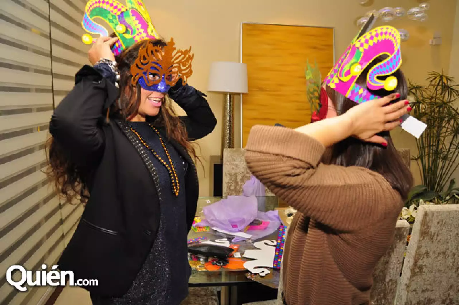 Ana Hernández,Majo Santoscoy