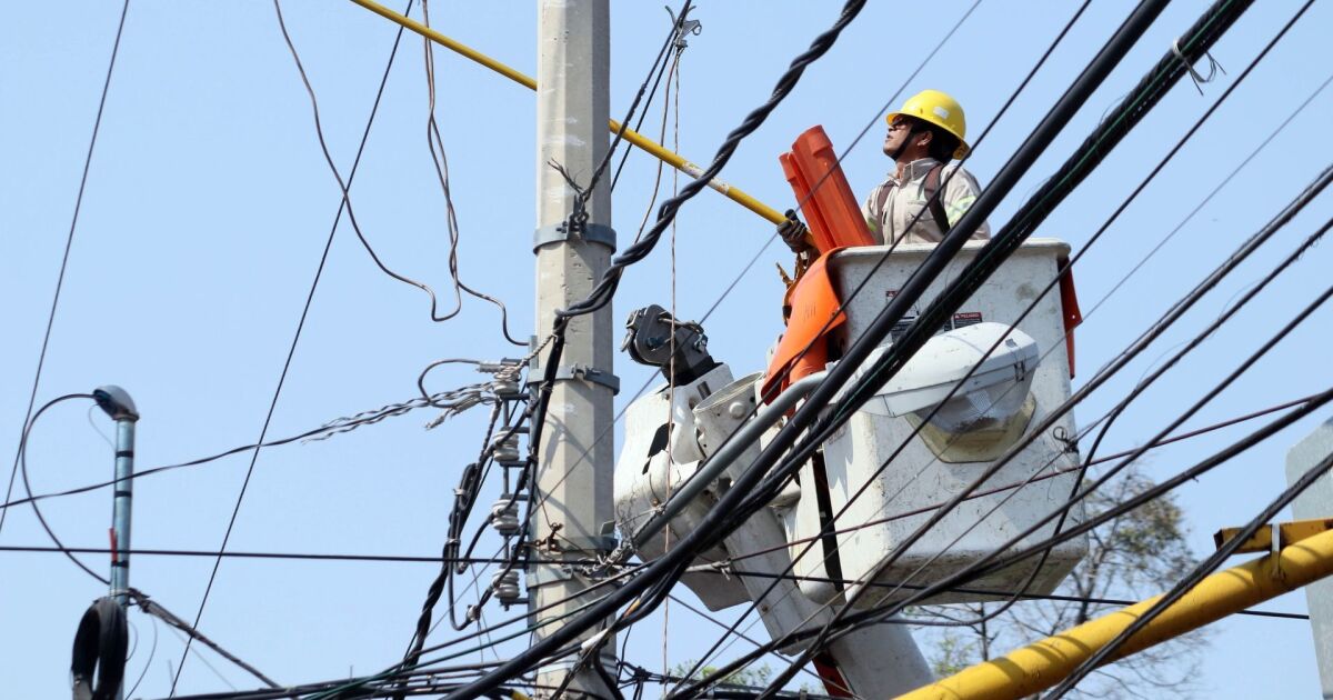 Telmex, Izzi, Megacable ve Totalplay, CDMX'teki 640 km'lik kullanılmayan kabloyu kaldırıyor