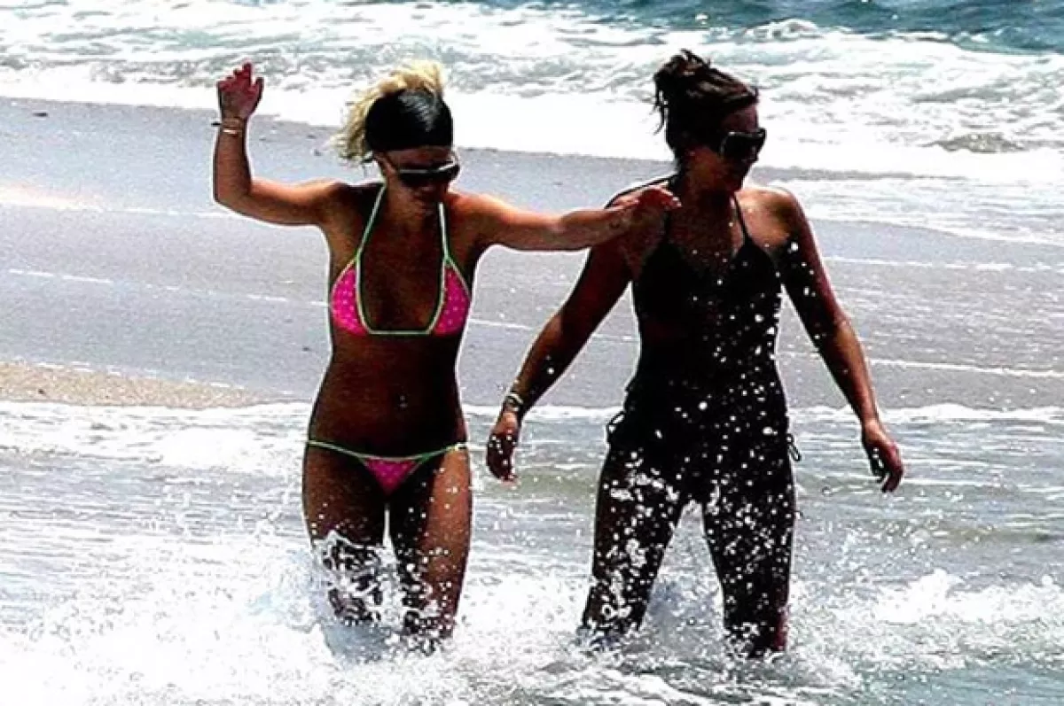 La interprete de Womanizer se divirtió de lo lindo en las playas de Puerto Vallarta.