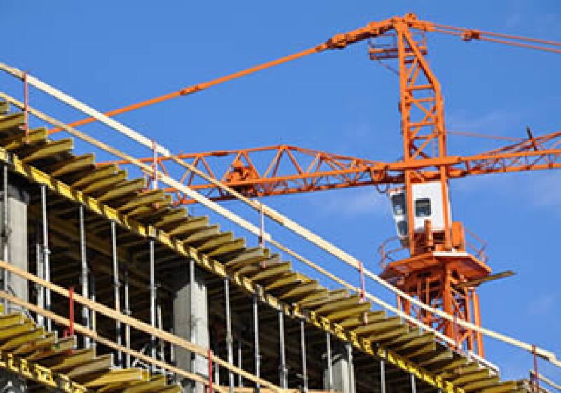 Los empleados amenazaban con volar unas grúas valuadas en 250,000 euros. (Foto: Cortesía SXC)