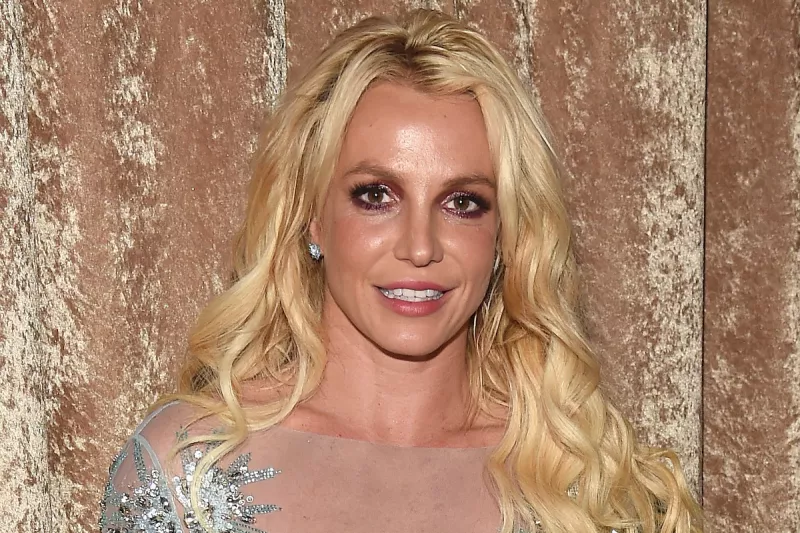 Clive Davis' and the Recording Academy's 2017 Pre-GRAMMY Gala and Salute To Industry Icons Honoring Debra Lee - Red Carpet