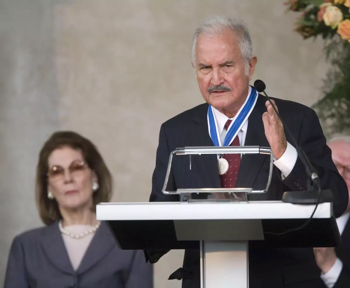 Carlos Fuentes escritor mexicano