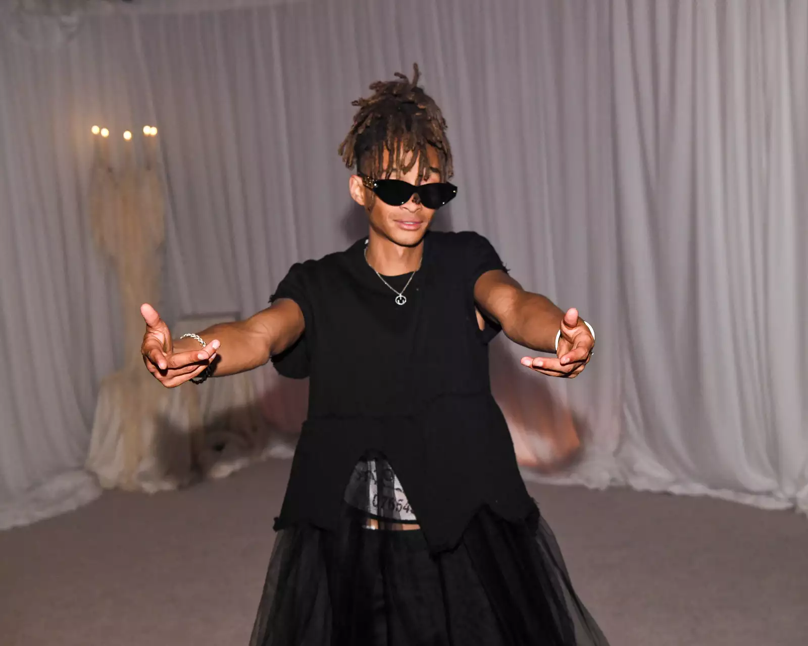 APRESMET 2: PRESENTED BY CARLOS NAZARIO, EMILY RATAJKOWSKI, FRANCESCO RISSO, PALOMA ELSESSER, RAUL LOPEZ, RENELL MEDRANO AND WSA