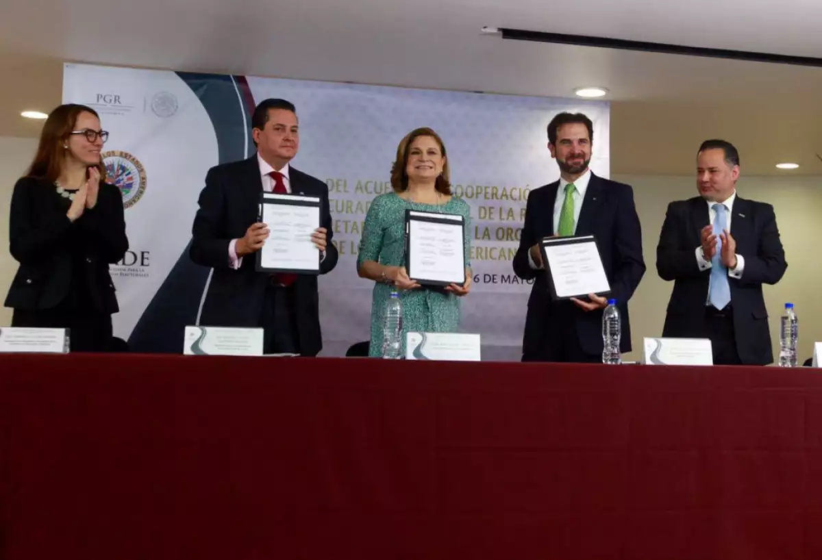 que con la firma de este acuerdo, se avanza en la implementación de nuevas acciones y adopción de nuevas prácticas a nivel internacional.