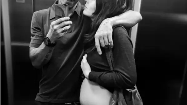 El actor no puede estar más orgulloso de su esposa, por lo que presumió una linda fotografía con la actriz.