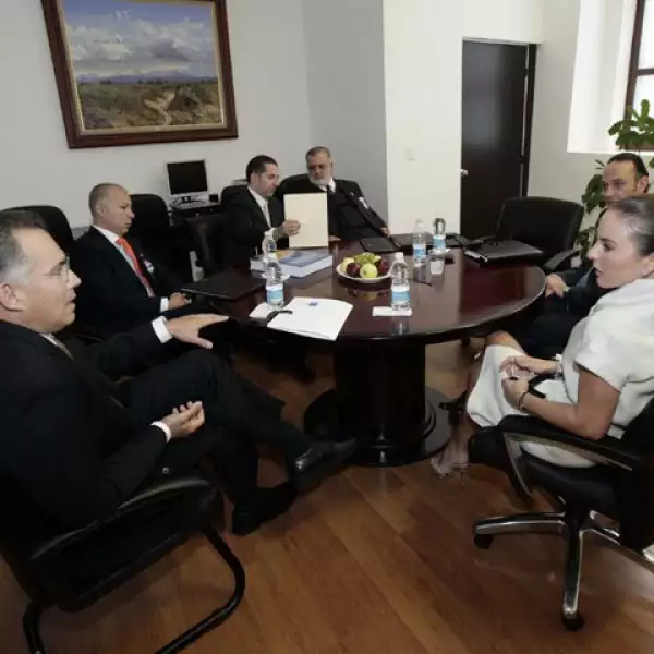 Kate mantuvo una reunión con los funcionarios para afinar los detalles de sus labores.