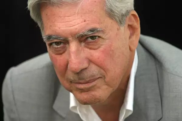 El escritor peruano Mario Vargas Llosa