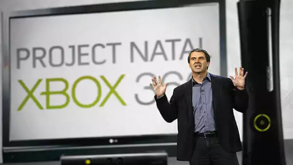 Microsoft había presentado hace unos meses este dispositivo, el cual te permite jugar utilizando tu cuerpo como control. Este aparato saldrá al mercado a principios de diciembre.