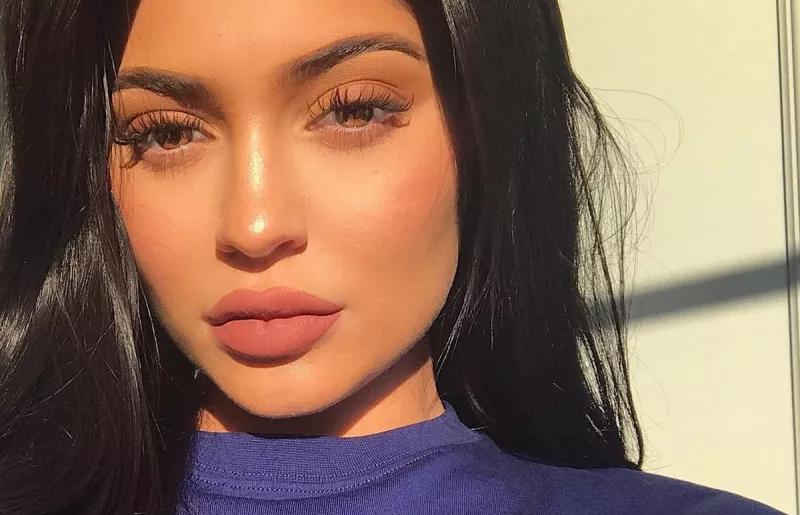 Kylñie-Jenner-Labios