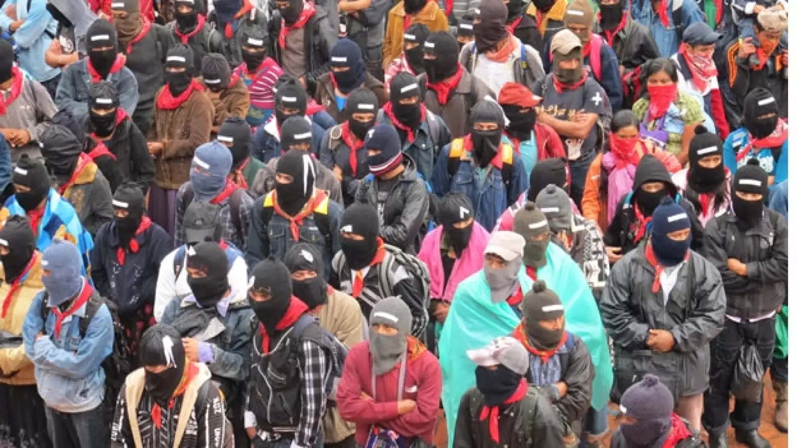 soldados del ejercito zapatista