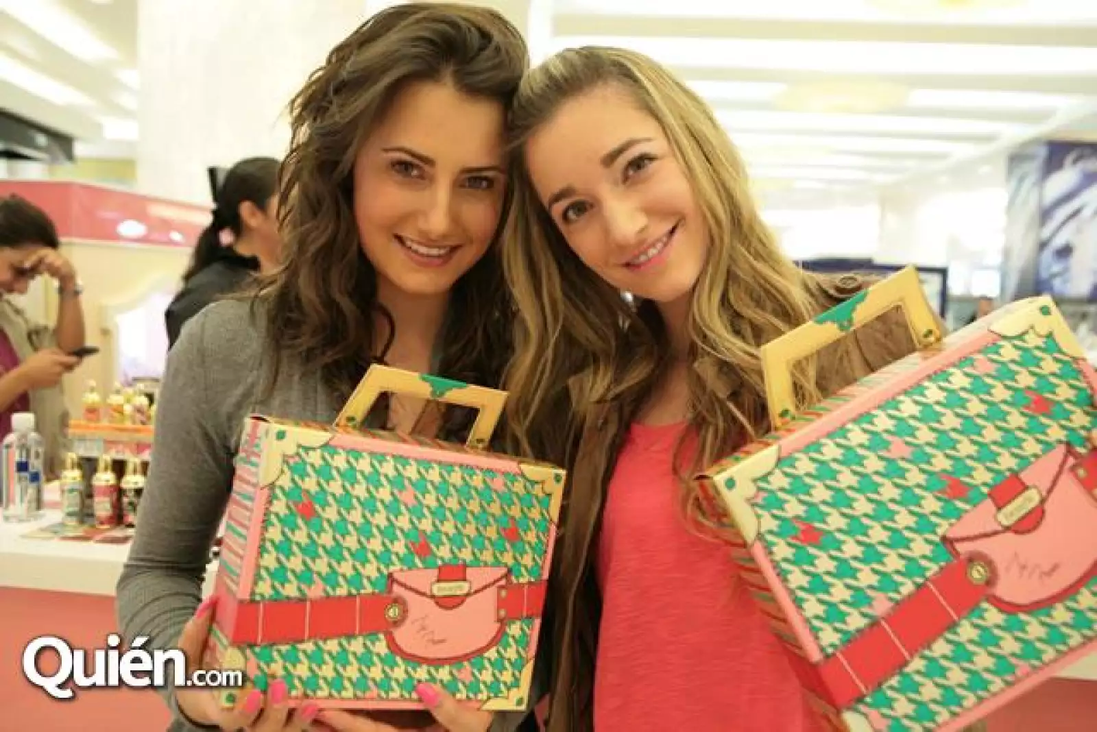 Maricarmen Zabal,Marisol García