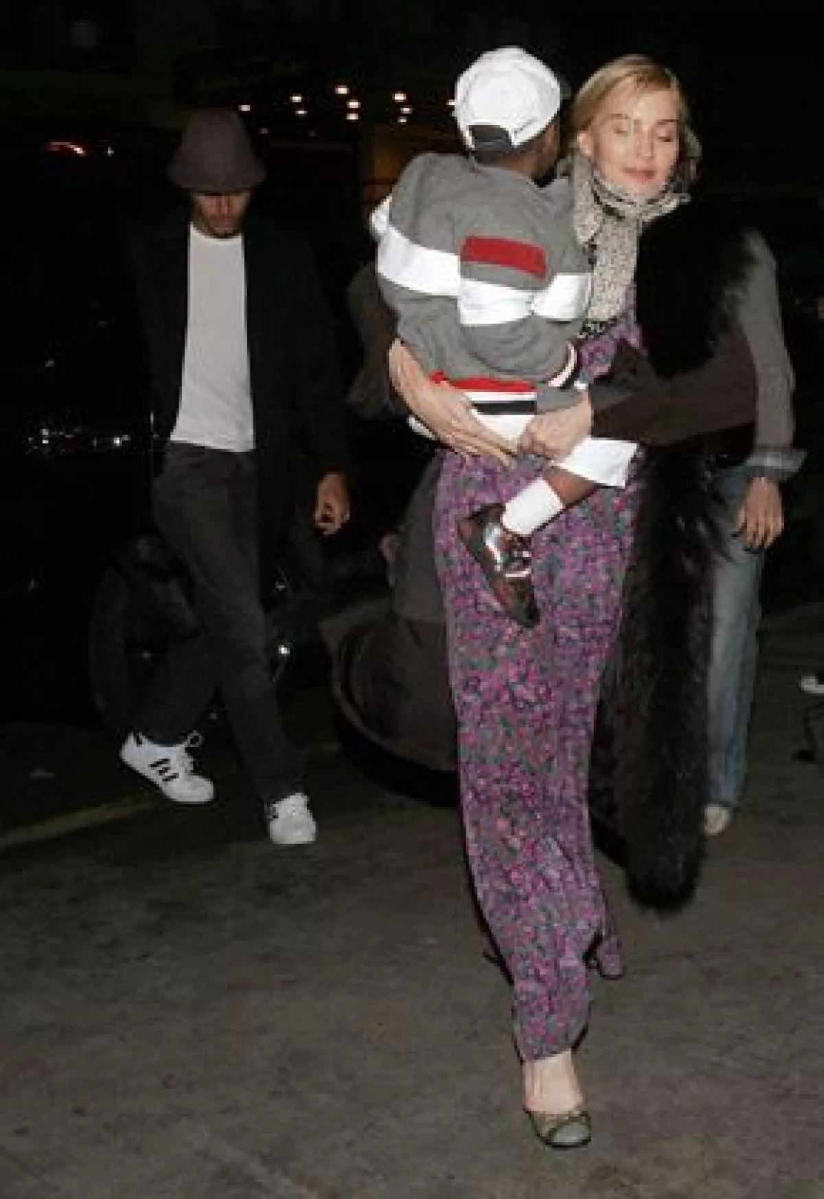 El modelo deja la casa de su mamá en Brasil para mudarse con la Reina del Pop, y los hijos de ésta, a su mansión del Central Park, en Nueva York.