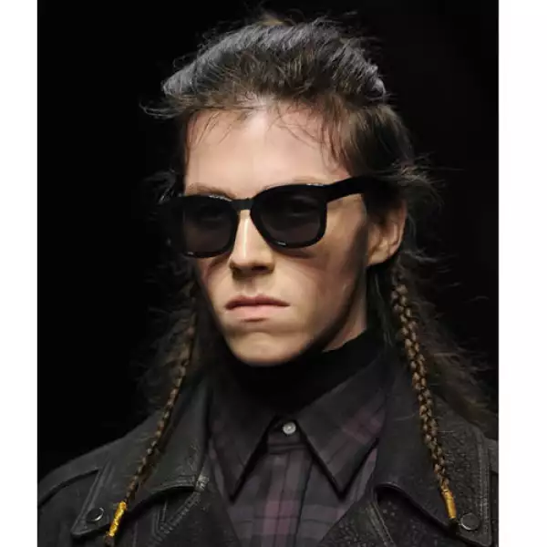 Importante: nunca tienes permitido hacerte trenzas.