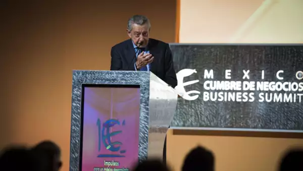 El presidente de la cumbre fue uno de los oradores en el mensaje de bienvenida del foro anual, donde se discuten temas clave que definen el futuro de México.