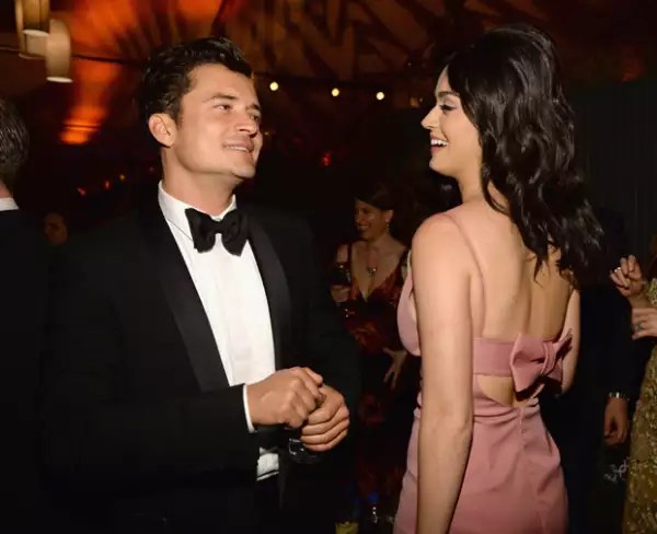 Orlando y Katy se encuentran súper relajados de lo sucedido durante su viaje.