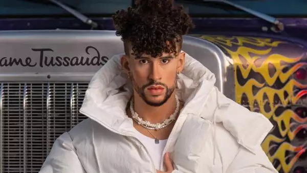 Revelan nueva estatua de cera de Bad Bunny realizada por el museo Madame Tussauds
