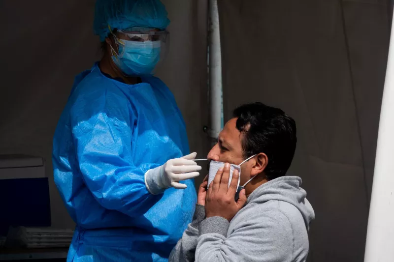 Los macroquioscoss ofrecían pruebas de detección de COVID-19 de manera gratuita 