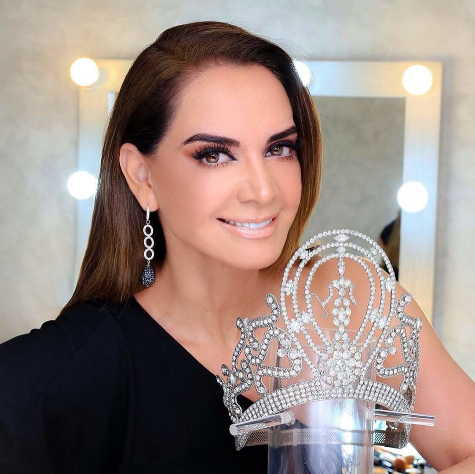 Lupita Jones celebra 30 años de haber sido la primera Miss Universo mexicana Lupita Jones celebra 30 años de haber sido la primera Miss Universo mexicana