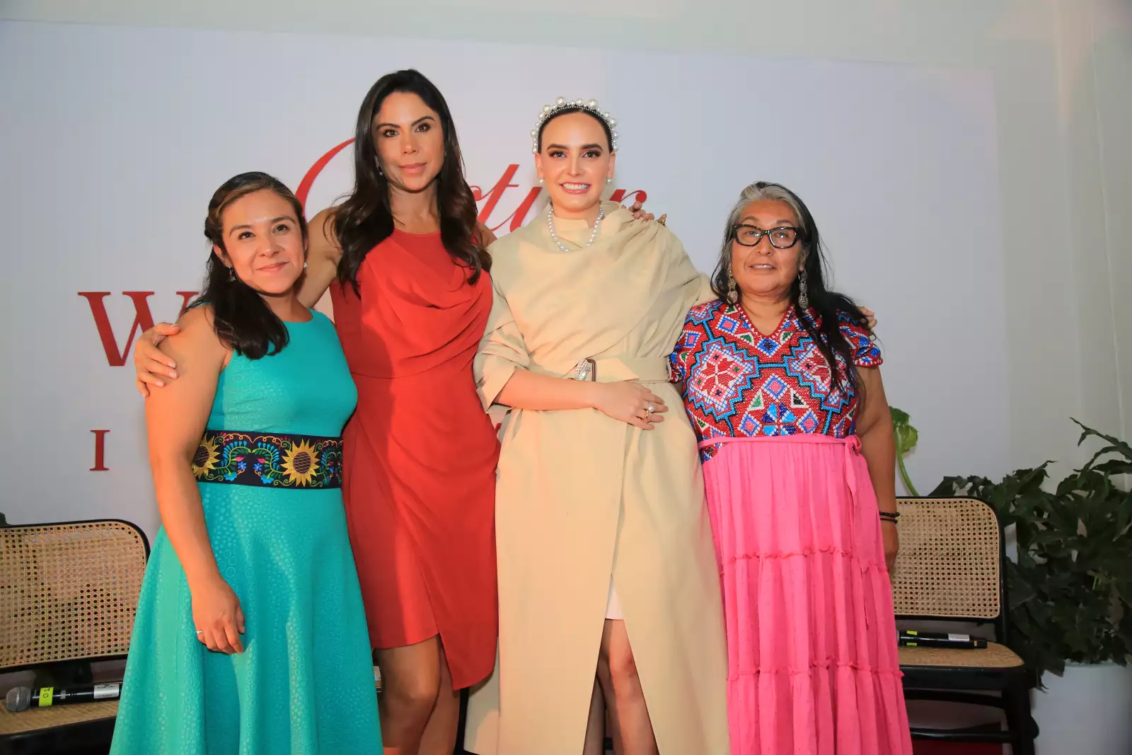 Adriana Luna, Paola Rojas, Altagracia Gómez Sierra  y Odilia Ro