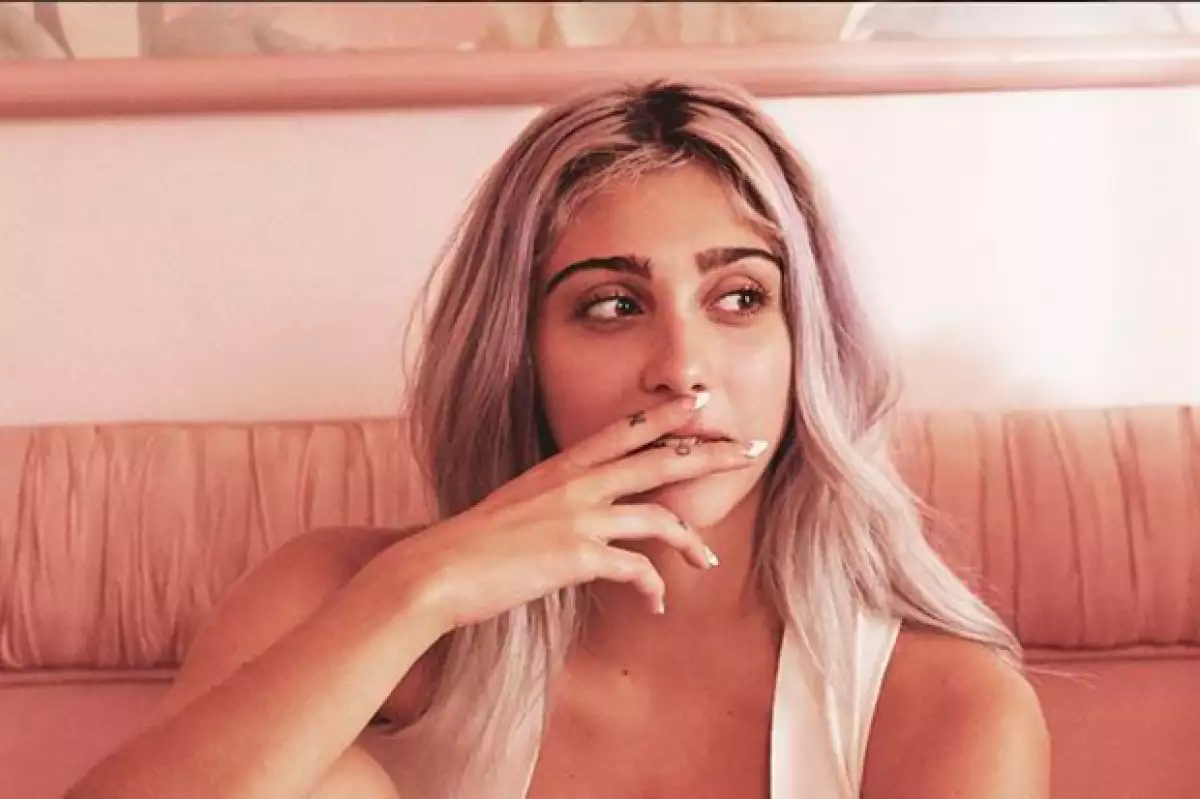 Con esta imagen Lola anunció la participación de su hija en la campaña.